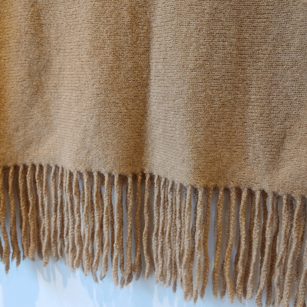 Max Mara Fringed Hem Sweater Size Medium - Picture 10 of 10